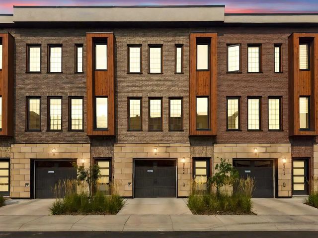 204 81 Greenbriar Place Nw, Calgary