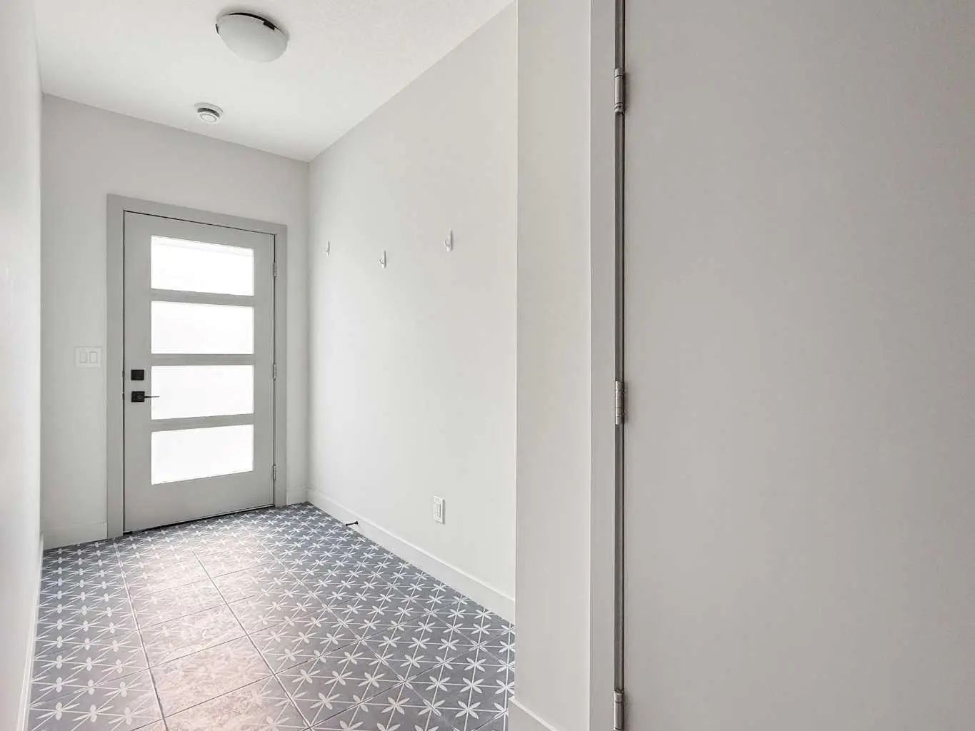 204 81 Greenbriar Place Northwest, Calgary – Residential Row/Townhouse Listing Photo 2