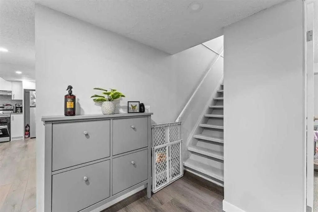 12 Cedargrove Road Southwest, Calgary – Residential Detached Listing Photo 19
