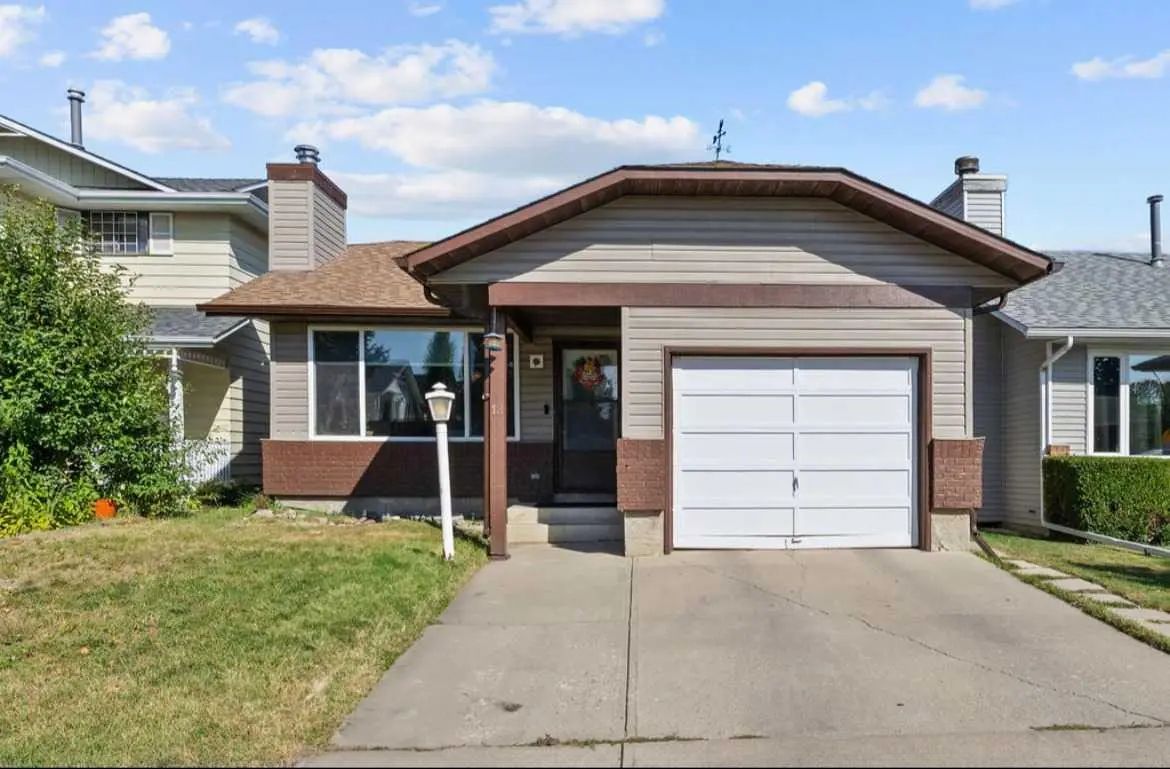 12 Cedargrove Road Southwest, Calgary – Residential Detached Listing Photo 2