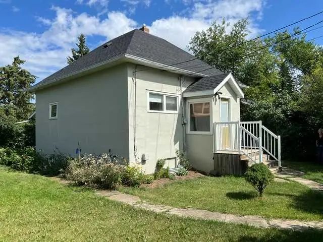 5818 51 Avenue  Stettler Alberta T4K 1C2 Rosedale Details
