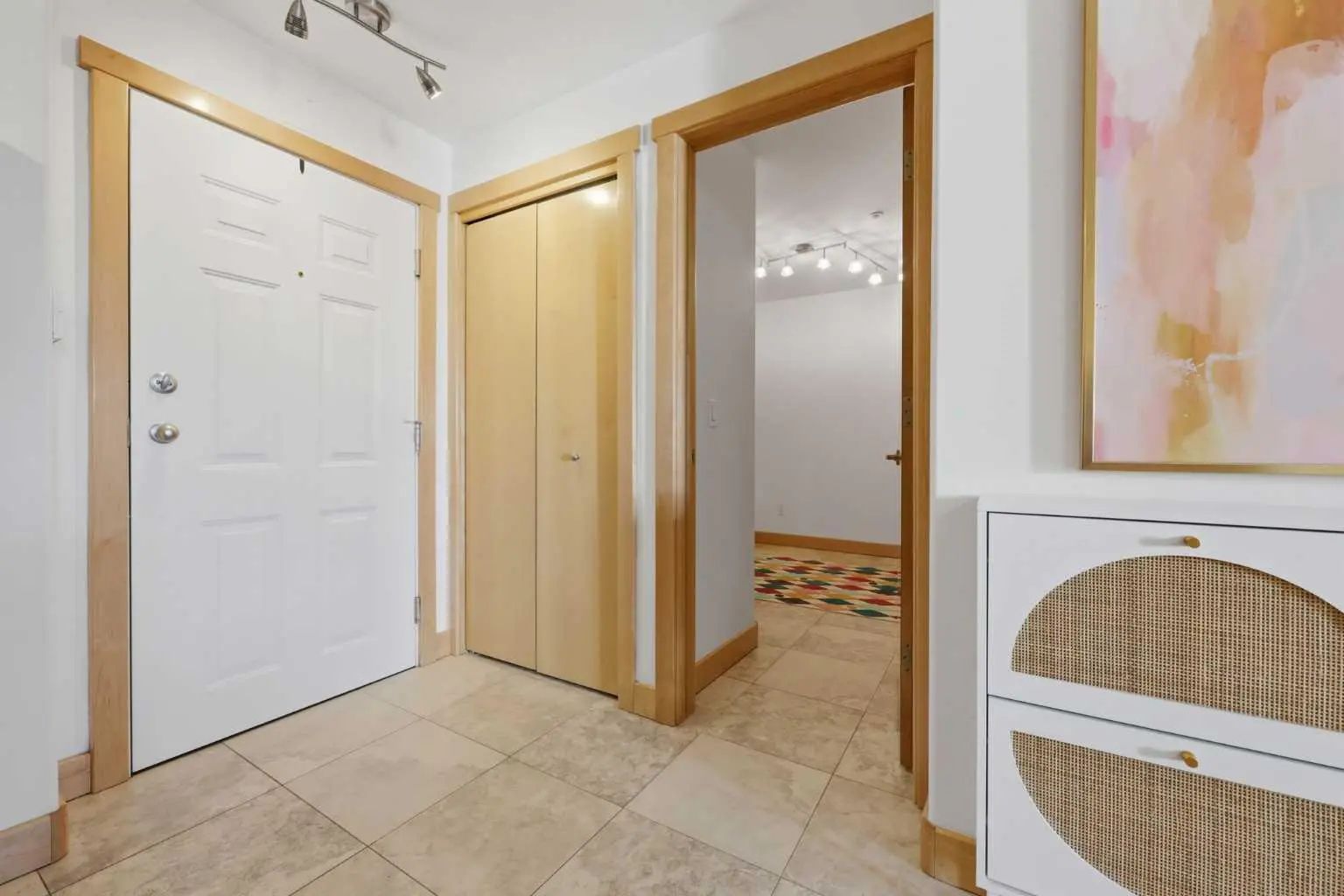 103 2411 Erlton Road Southwest, Calgary – Residential Apartment Listing Photo 4