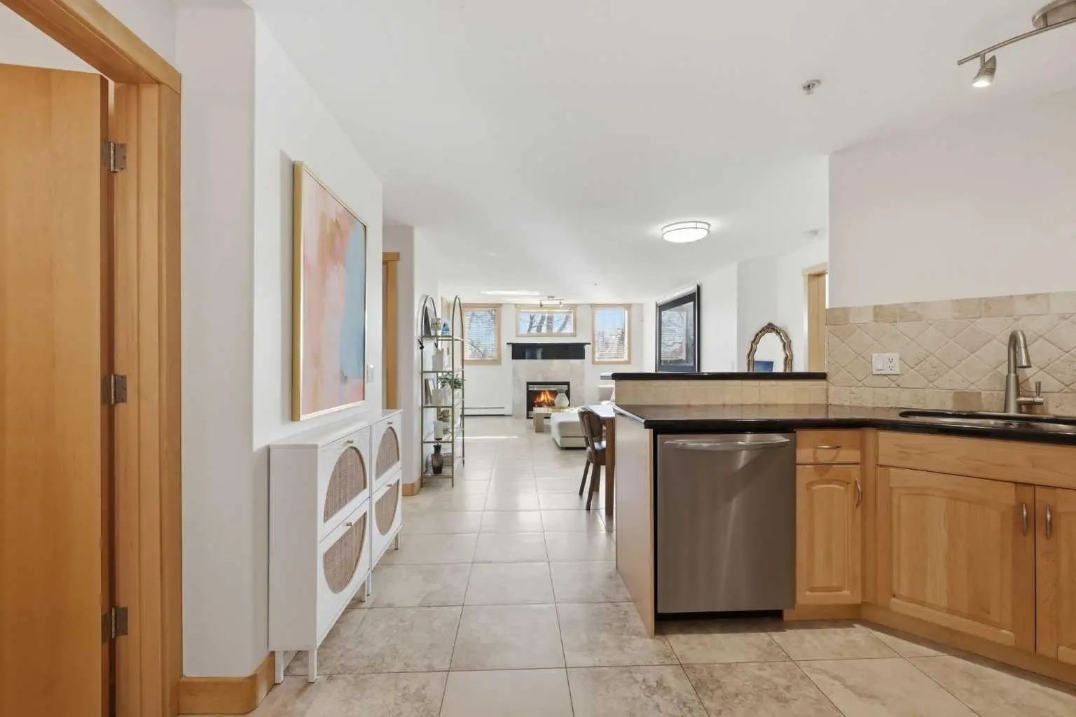 103 2411 Erlton Road Southwest, Calgary – Residential Apartment Listing Photo 5