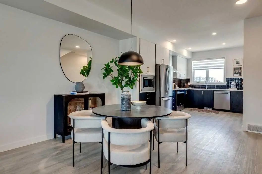 414 8235 8 Avenue Southwest, Calgary – Residential Row/Townhouse Listing Photo 3