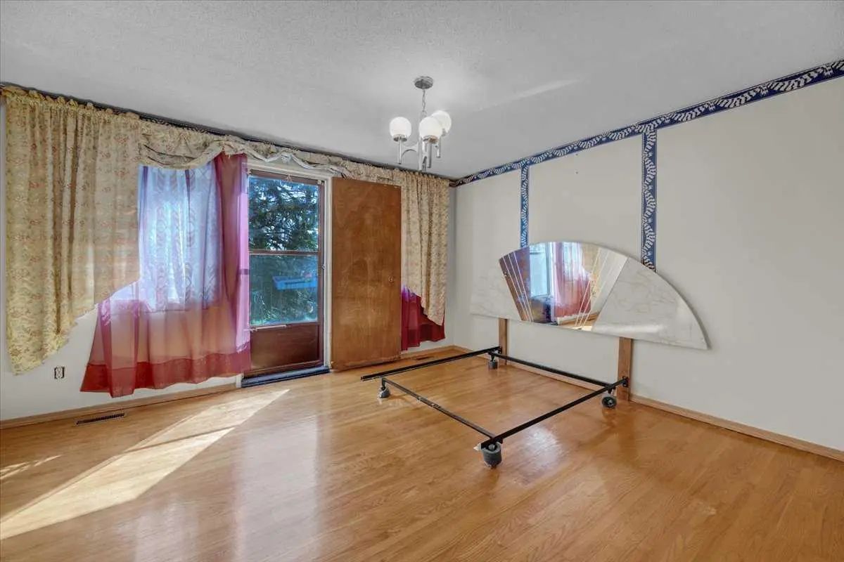 2025 40 Street Southeast, Calgary – Residential Semi Detached (Half Duplex) Listing Photo 19