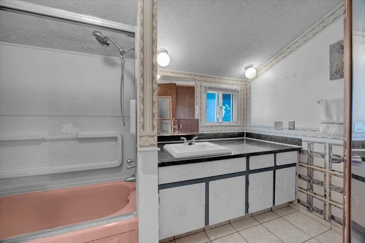 2025 40 Street Southeast, Calgary – Residential Semi Detached (Half Duplex) Listing Photo 24
