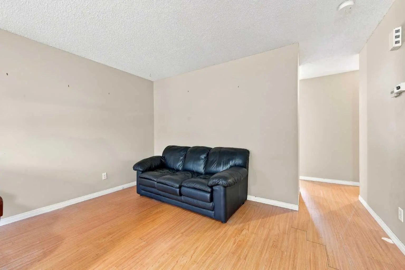 70 Edgeburn Crescent , Calgary – Residential Detached Listing Photo 8