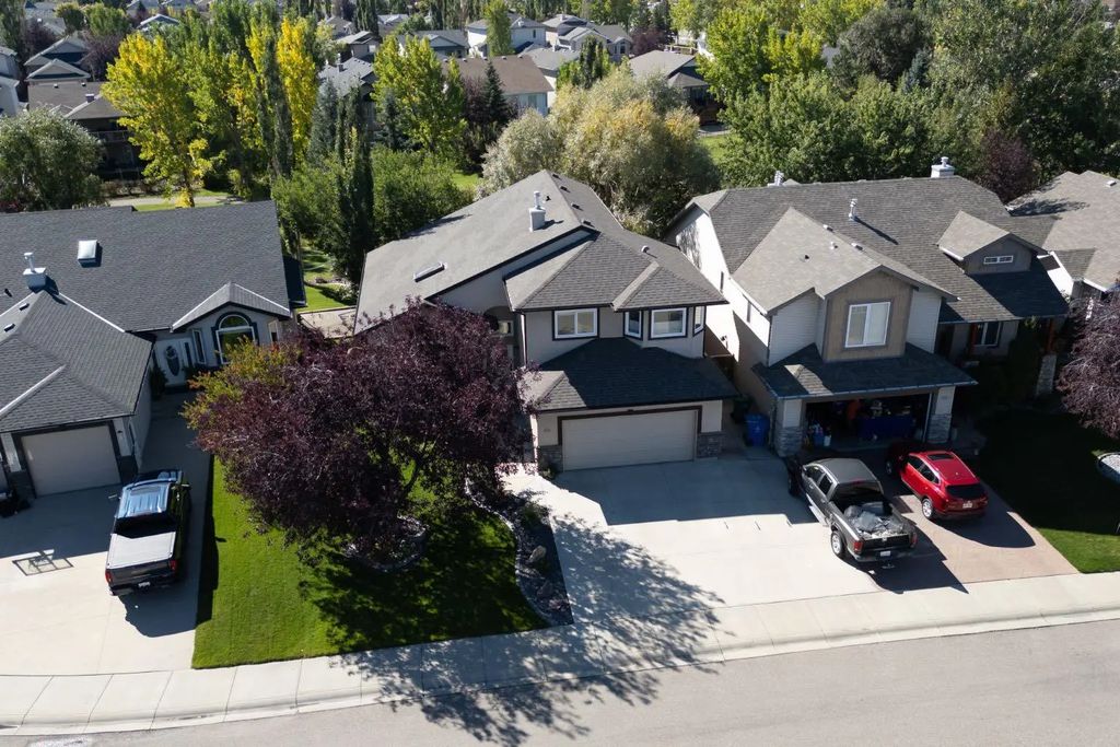 64 Riverwood Manor W, Lethbridge
