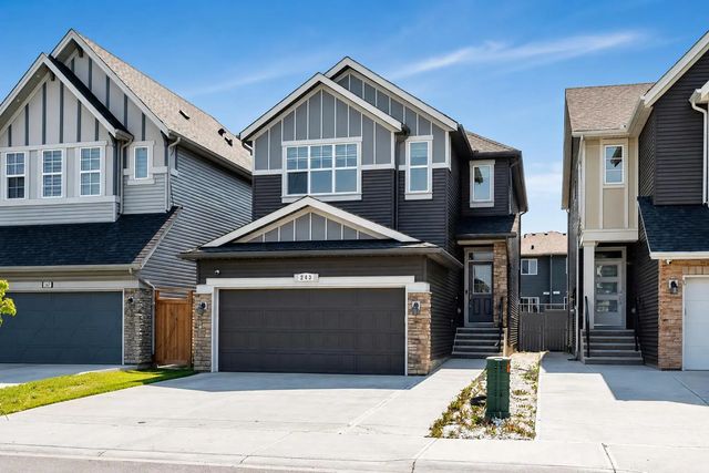 243 Savanna Lane Ne, Calgary