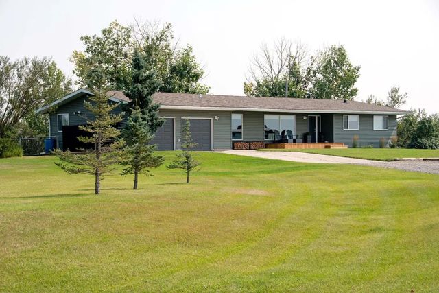 264057 562 Avenue E, Rural Foothills County