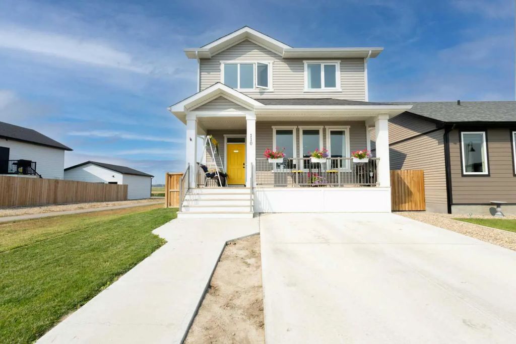 110 Prairie Gold Street , Taber