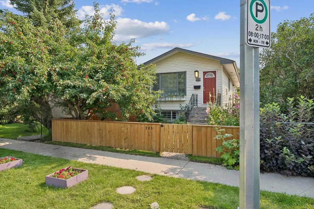 205 15 Avenue Ne, Calgary