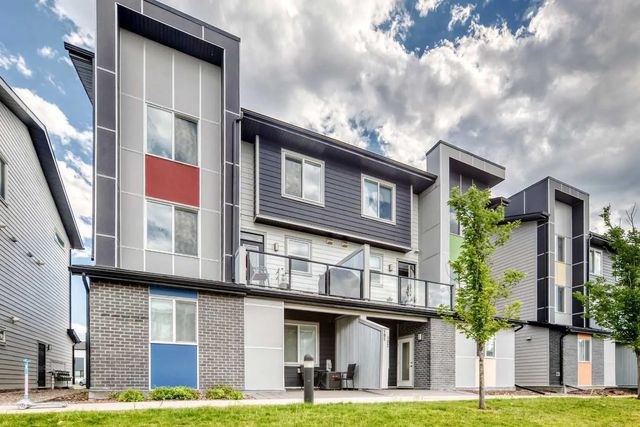 203 120 Redstone Walk Ne, Calgary