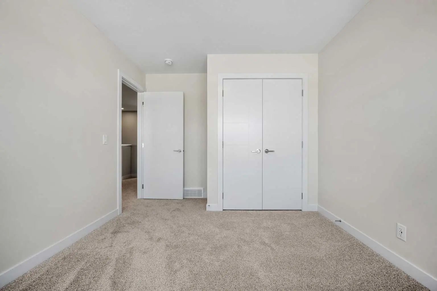 2057 Vantage Way Southwest, Airdrie – Residential Row/Townhouse Listing Photo 23