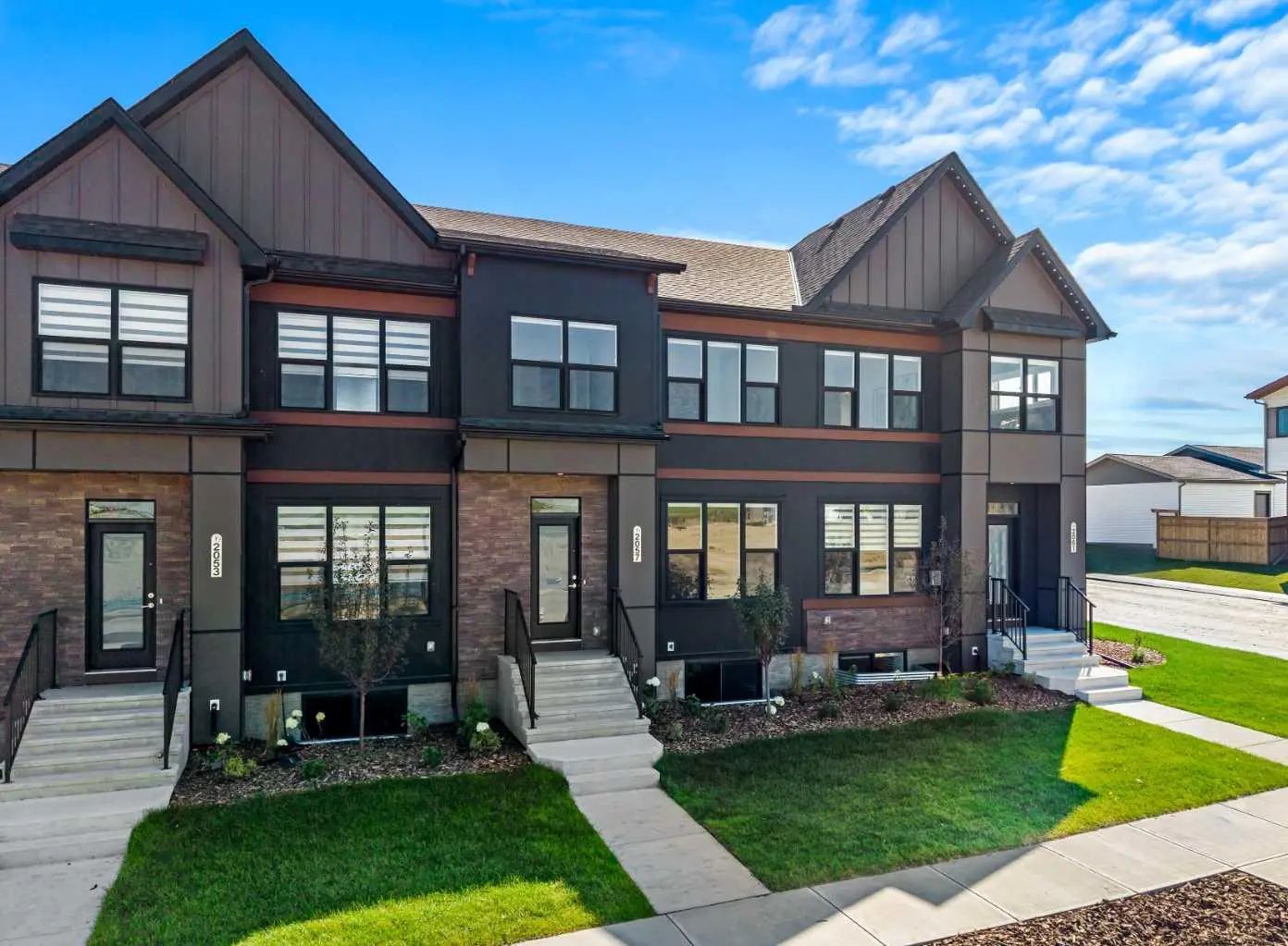 2057 Vantage Way Southwest, Airdrie – Residential Row/Townhouse Listing Photo 39