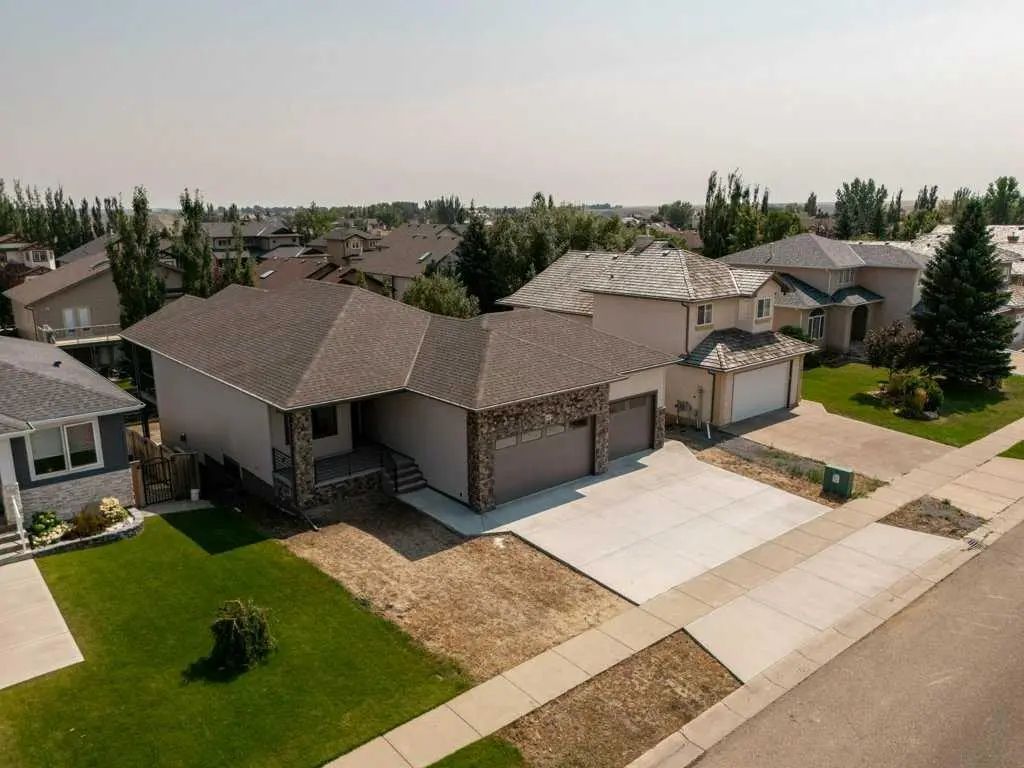 1027 Canyon Boulevard W, Lethbridge