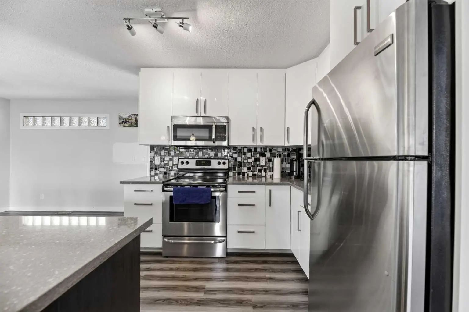 8035 Huntwick Crescent Northeast, Calgary – Residential Detached Listing Photo 9