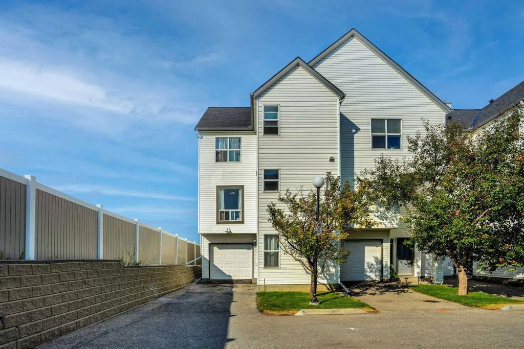 28 200 Hidden Hills Terrace Nw, Calgary