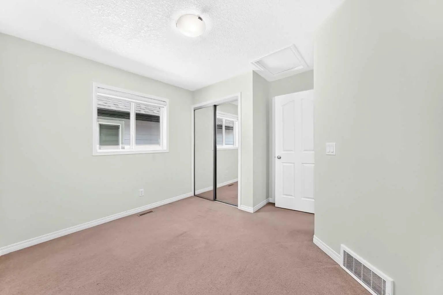 71 Martha's Meadow Close Ne Calgary Alberta T3J 4Z2 Martindale Home For Sale