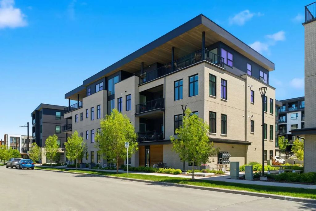 301 105 Lebel Crescent Nw, Calgary