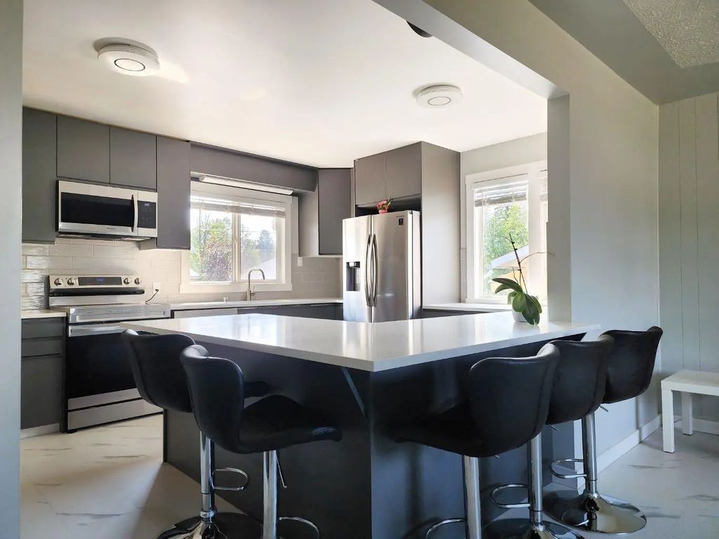 5122 5th Street W, Claresholm
