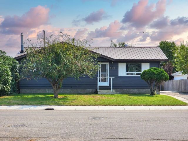 5122 5th Street W, Claresholm