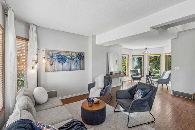 728 Shawnee Drive Sw, Calgary