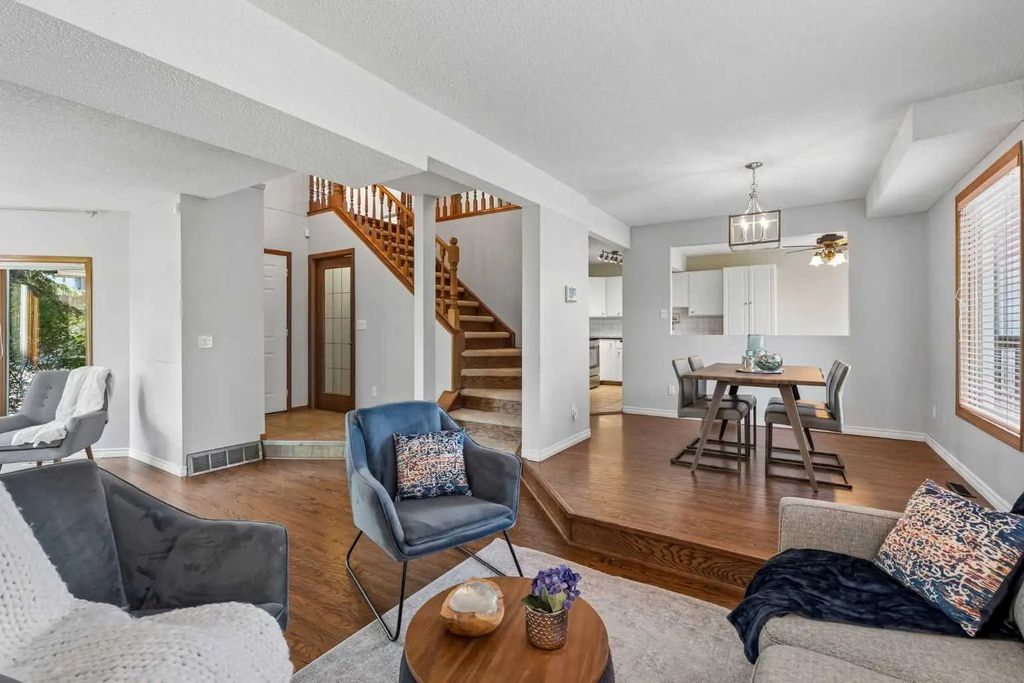 728 Shawnee Drive Sw, Calgary