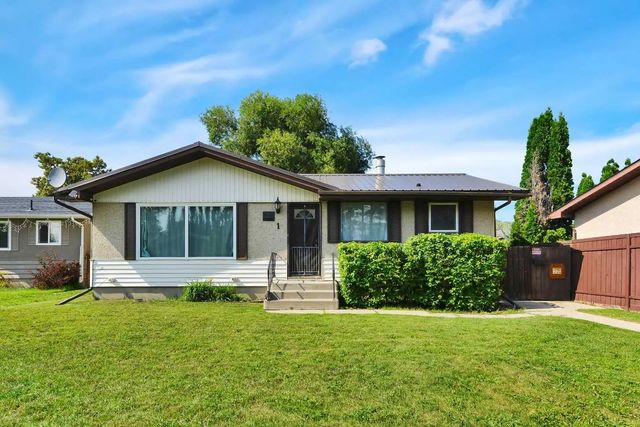 1 Forest Close , Red Deer