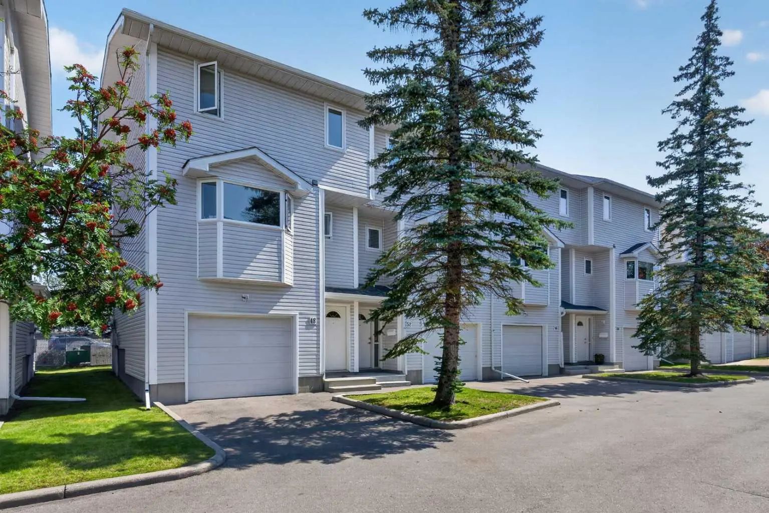 52 Glenbrook Villas Southwest, Calgary – Residential Row/Townhouse Listing Photo 2