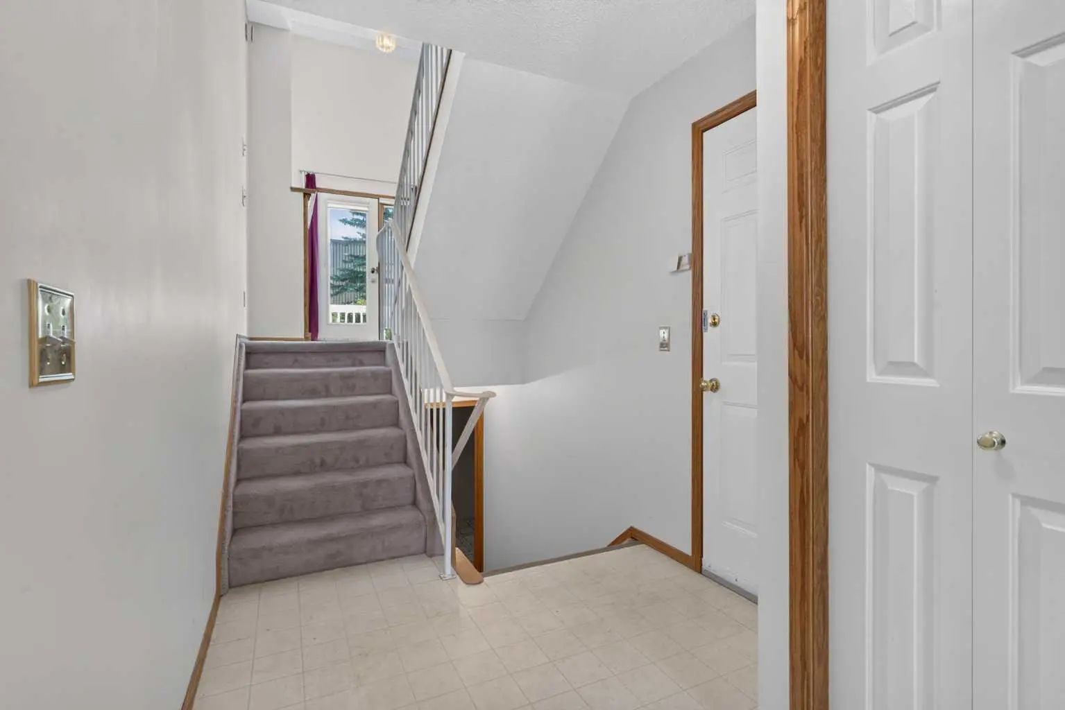 52 Glenbrook Villas Southwest, Calgary – Residential Row/Townhouse Listing Photo 3