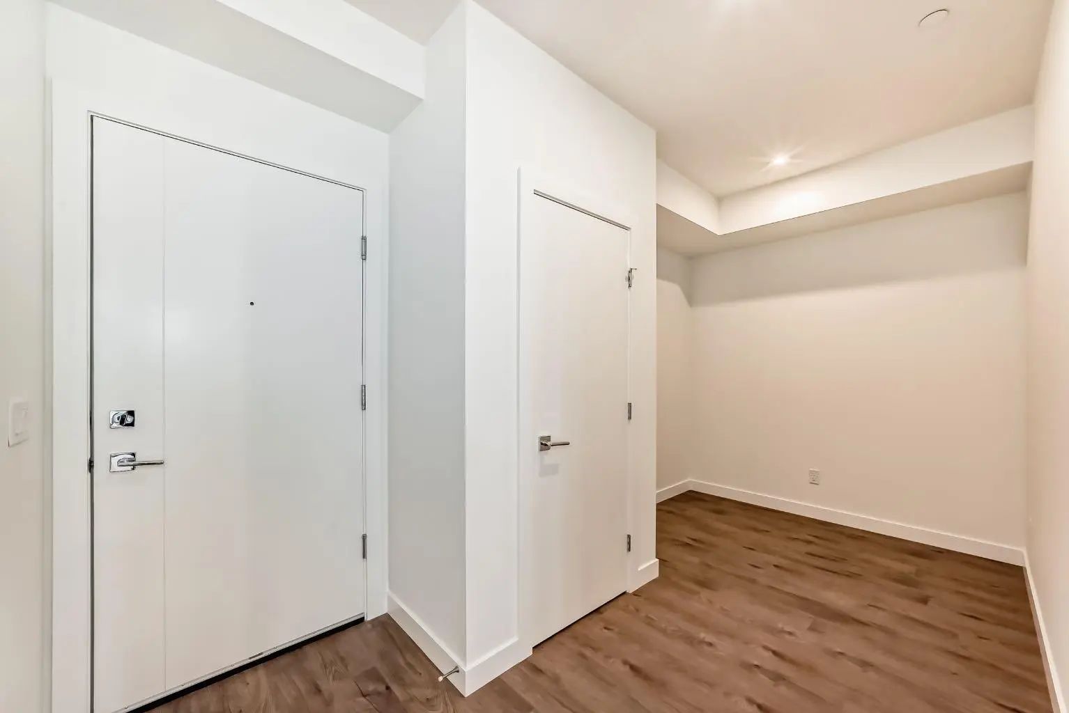 205 8370 Broadcast Avenue Southwest, Calgary – Residential Apartment Listing Photo 2
