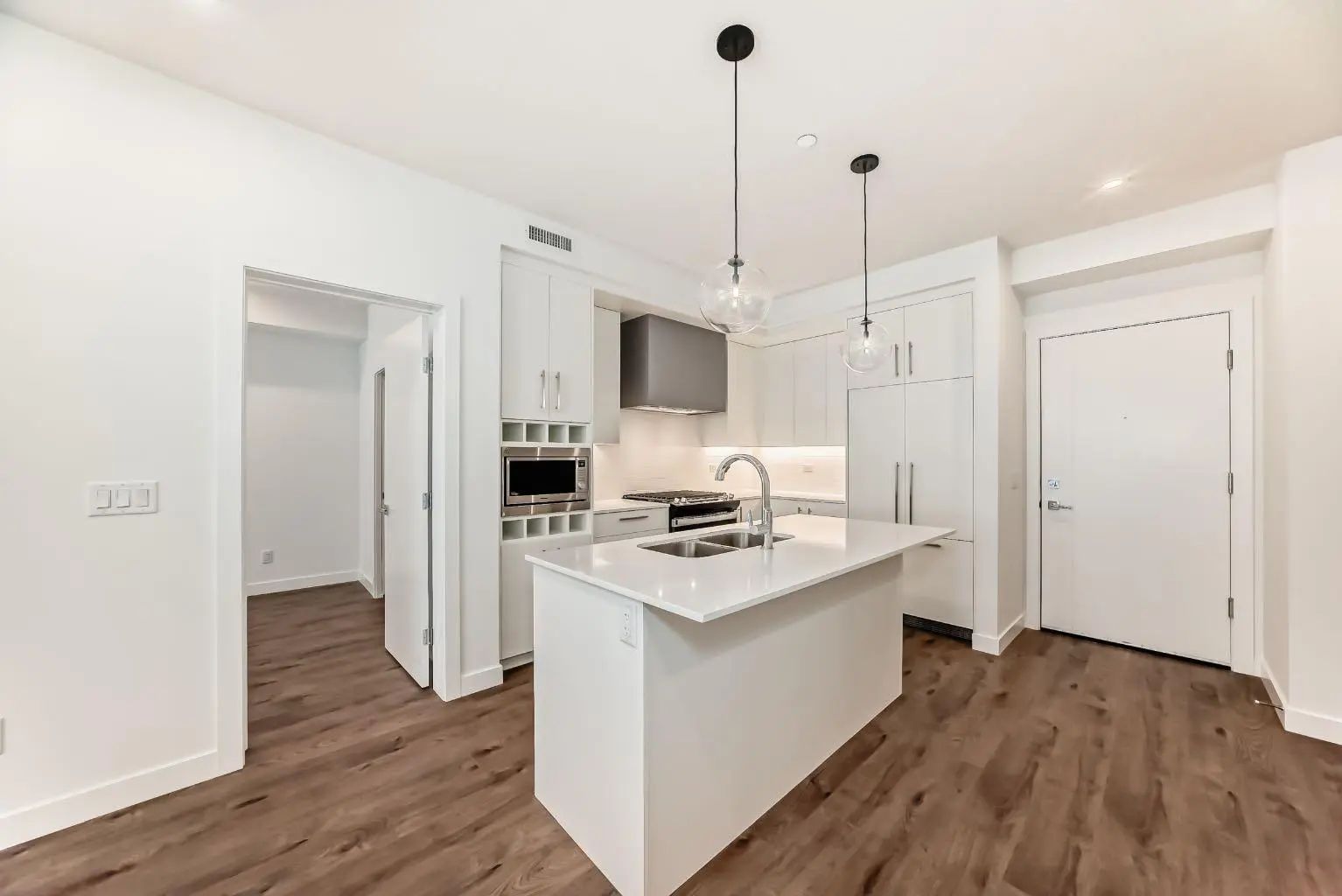 205 8370 Broadcast Avenue Southwest, Calgary – Residential Apartment Listing Photo 4
