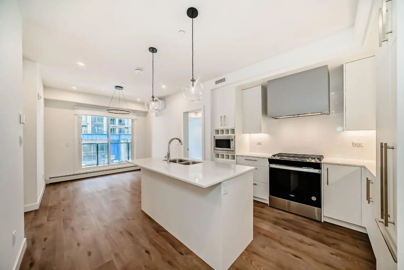 205 8370 Broadcast Avenue Southwest, Calgary – Residential Apartment Listing Photo 9