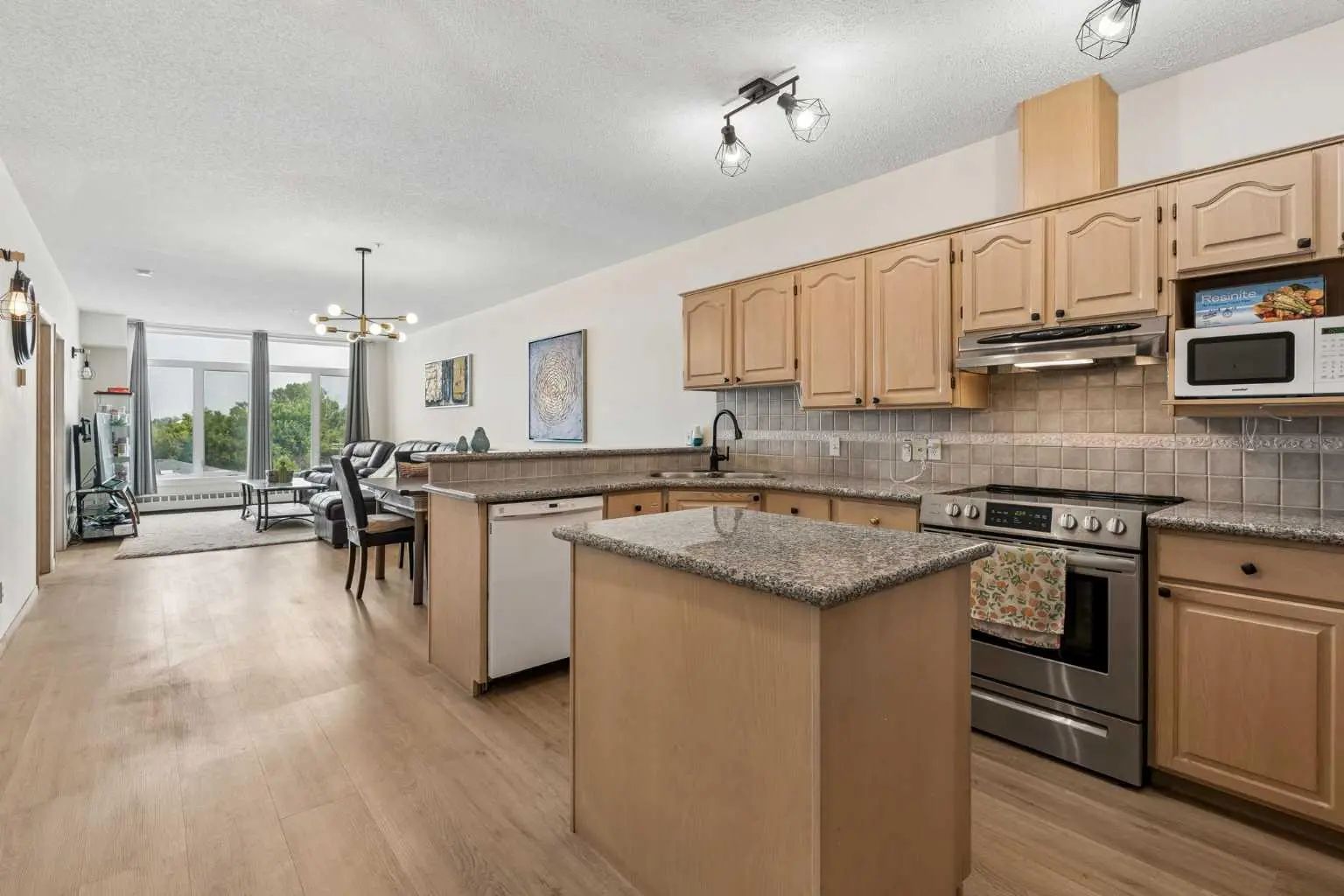 401 103 10 Avenue Northwest, Calgary – Residential Apartment Listing Photo 3