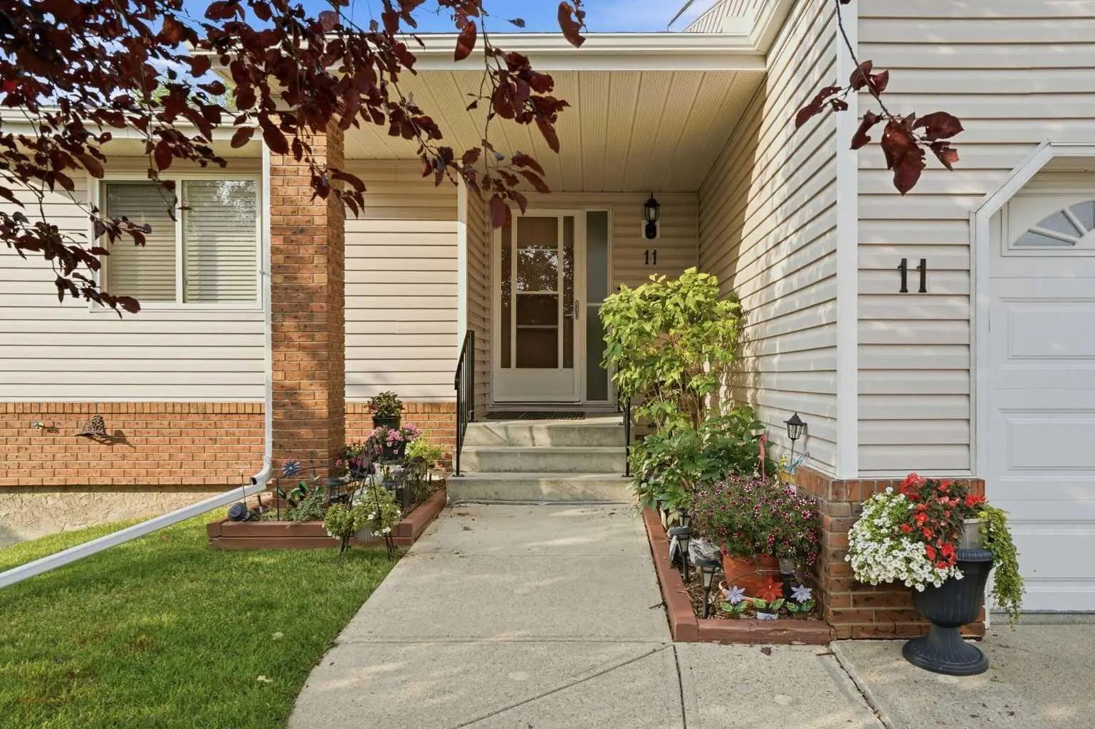 11 Macewan Park Heights Northwest, Calgary – Residential Row/Townhouse Listing Photo 2