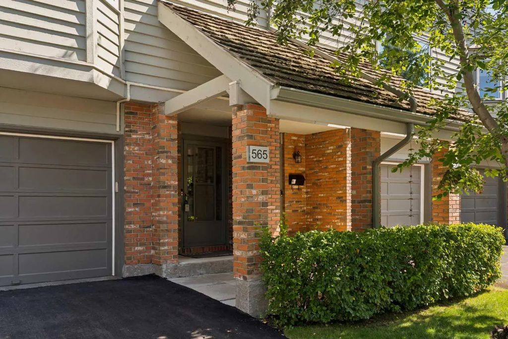 565 Point Mckay Grove Nw, Calgary