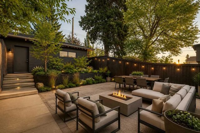 2218 32 Avenue Sw, Calgary