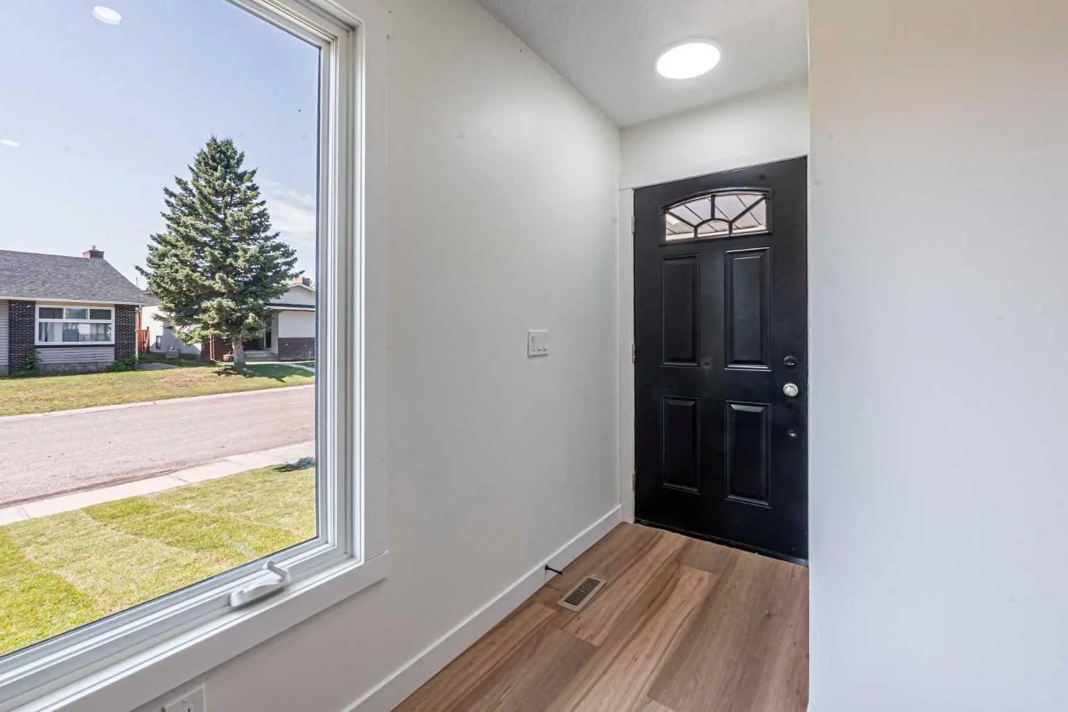 20 Castlegrove Way Northeast, Calgary – Residential Detached Listing Photo 6