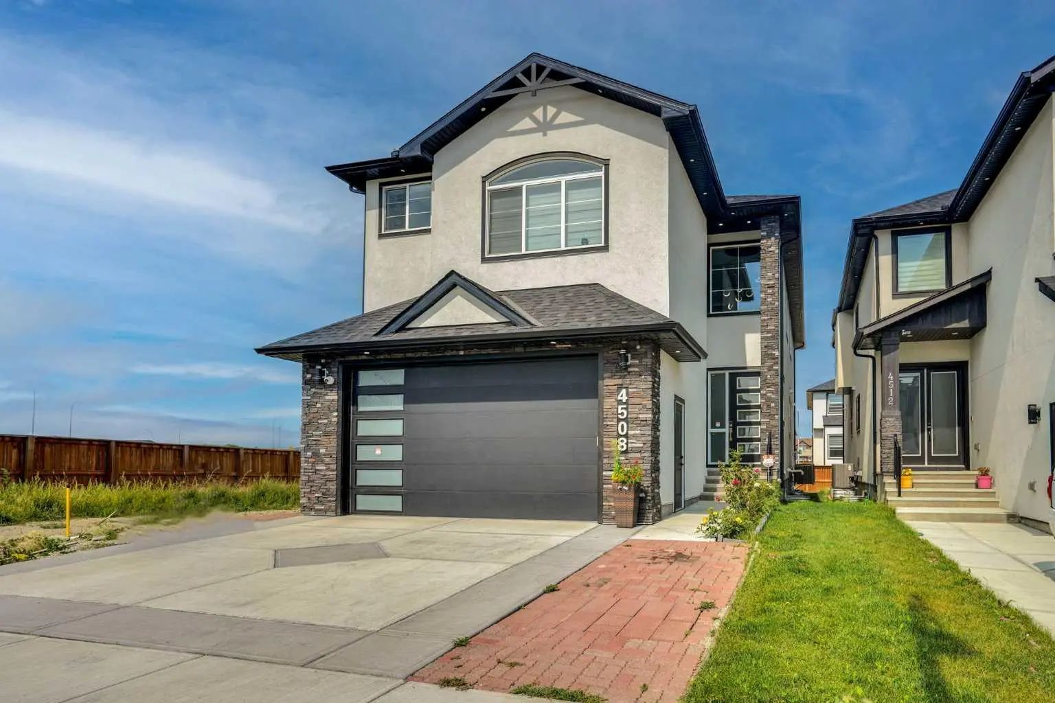 4508 87 Avenue Northeast, Calgary – Residential Detached Listing Photo 2