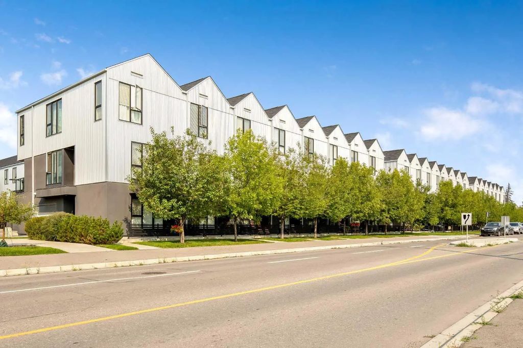 3529 69 Street Nw, Calgary