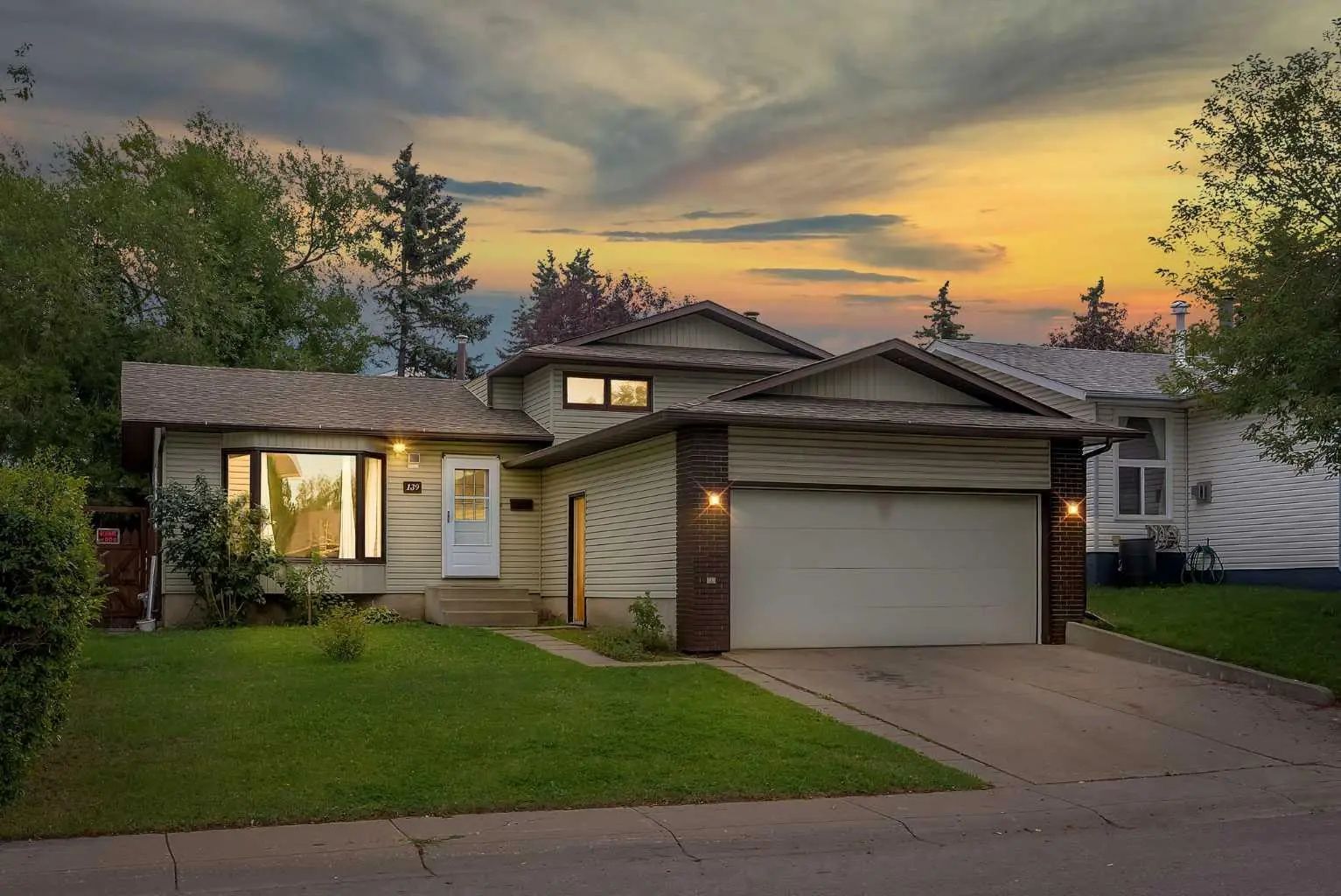 139 Whitlock Close Northeast, Calgary – Residential Detached Listing Photo 2