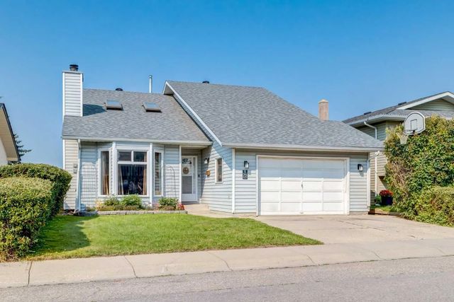 75 Sandstone Crescent Se, Airdrie