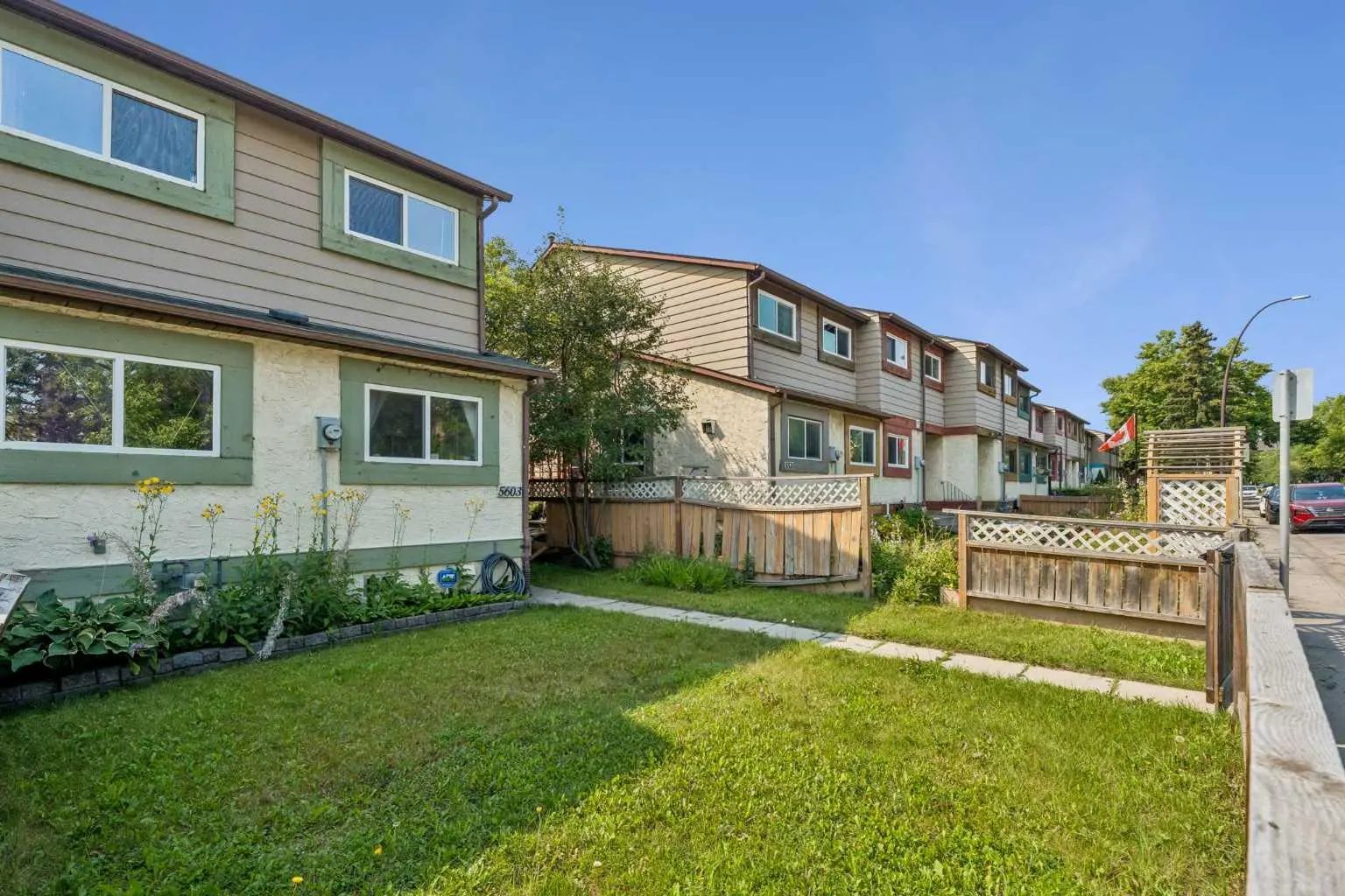5603 1 Avenue Southeast, Calgary – Residential Row/Townhouse Listing Photo 4
