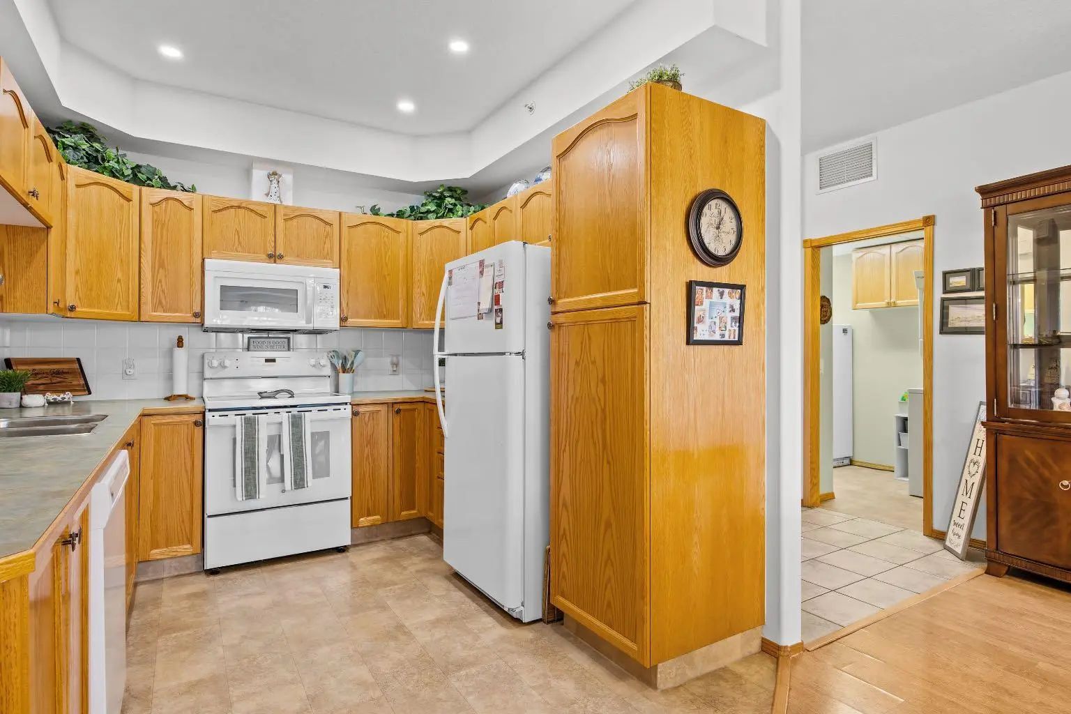 317 728 Country Hills Road Northwest, Calgary – Residential Apartment Listing Photo 11