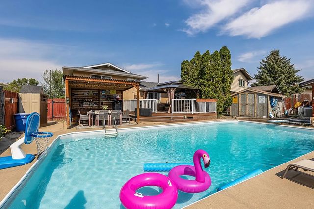 37 Sunflower Court Se, Medicine Hat