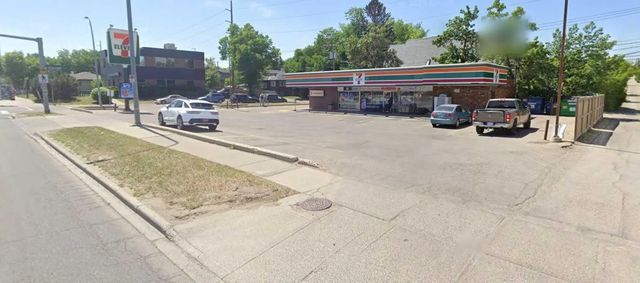 2903 Centre Street Nw, Calgary