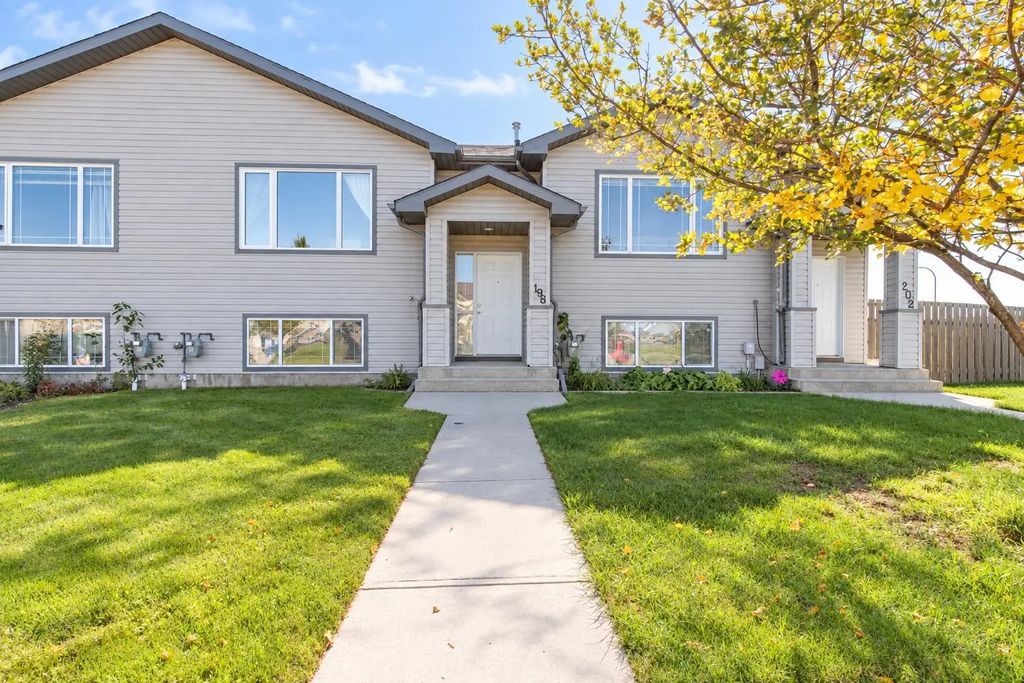 198 Blackfoot Boulevard W, Lethbridge