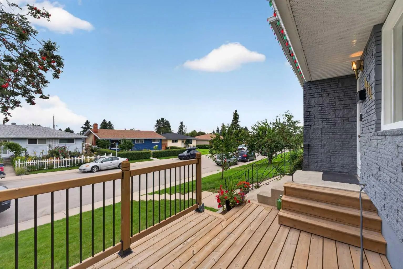 1032 Mayland Drive Northeast, Calgary – Residential Detached Listing Photo 2