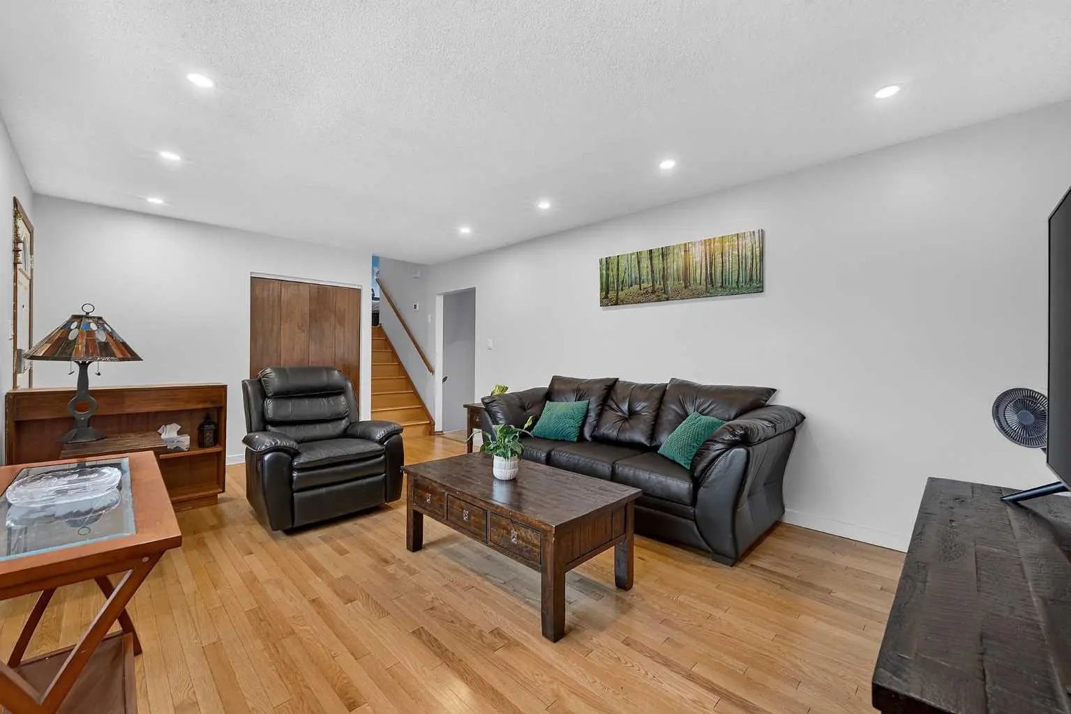 1032 Mayland Drive Northeast, Calgary – Residential Detached Listing Photo 7